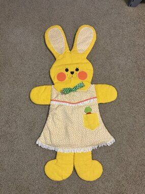 Vtg Judis Heirloom Collection Baby Nursery Bunny Rabbit 39" Wall Art Fabric EUC
